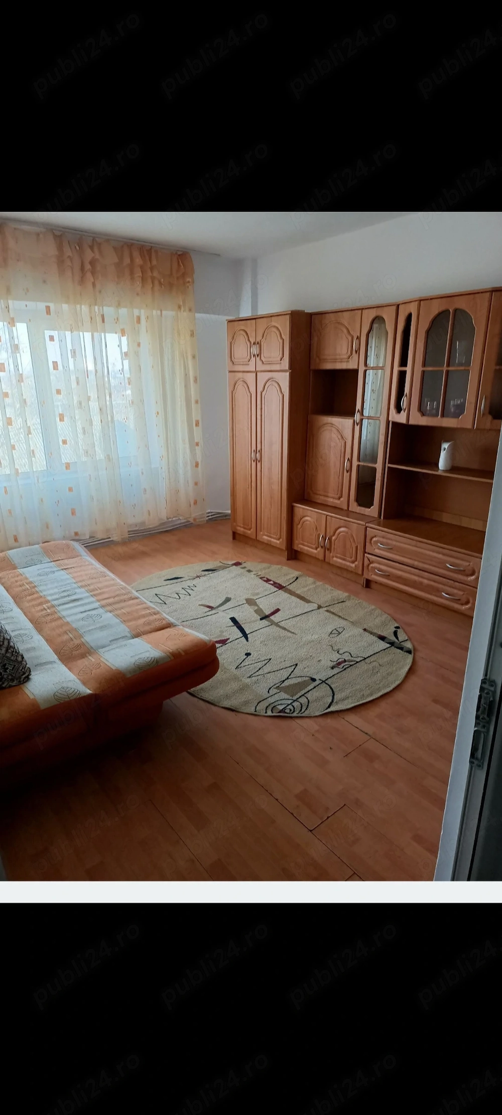 Vind apartament cu o cameră 40 mp et 2 in Turda 