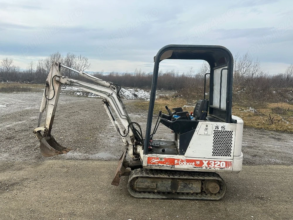 Bobcat 320