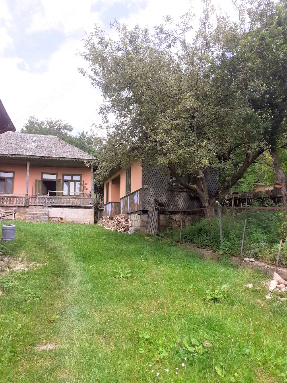   Casă de vânzare în SOVEJA