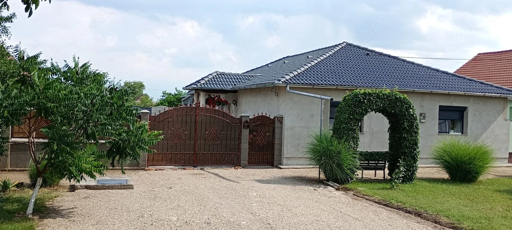 Proprietar vând casa