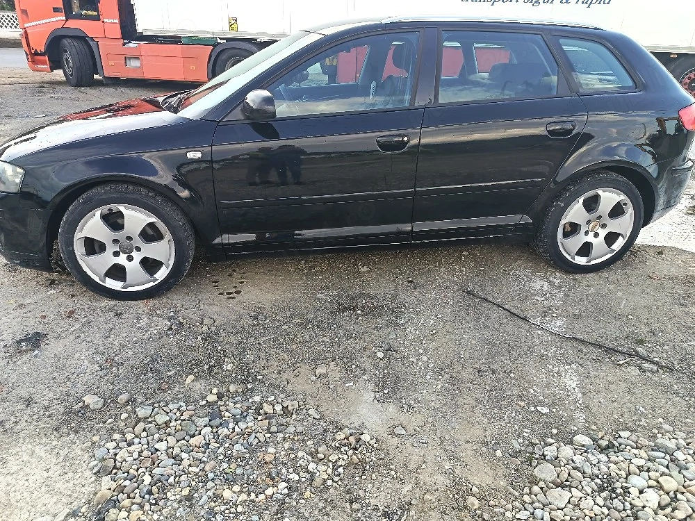 Vând audi  A 3.  An fabricație 19 06 2007 Motor 2000disel preț 2.800 euro.Numere roși nu sunt scoase