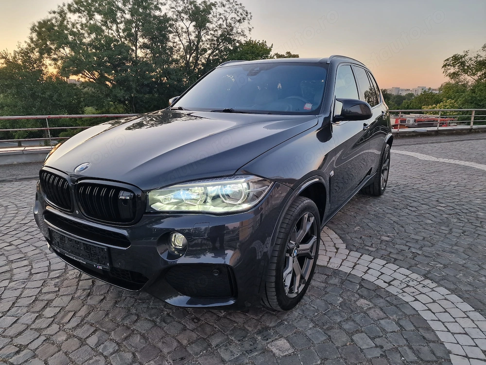 De vanzare BMW X5,  la schimb doar cu Van 8+1 plus minus bani .