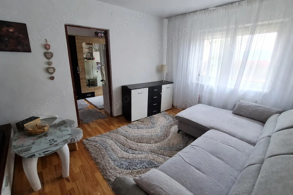 Apartament 2 camere zona Vasile Aaron