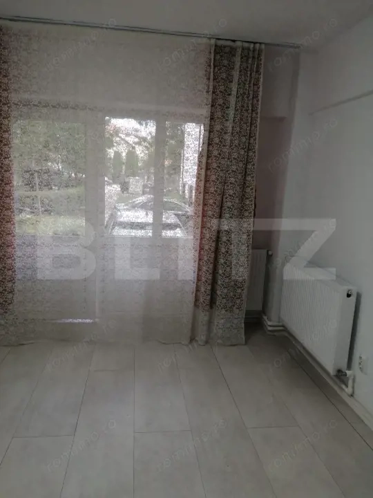 Garsoniera/spatiu comercial de vanzare, parter inalt, 32 mp -  zona Sens