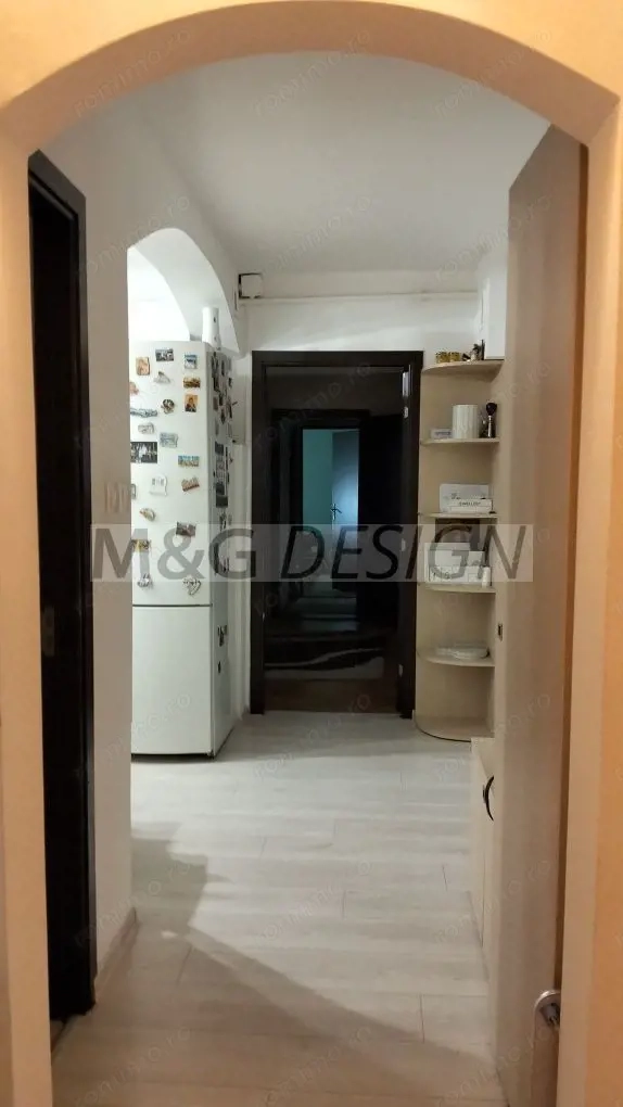 Ap 3 cam, zona Lipovei, etaj 2