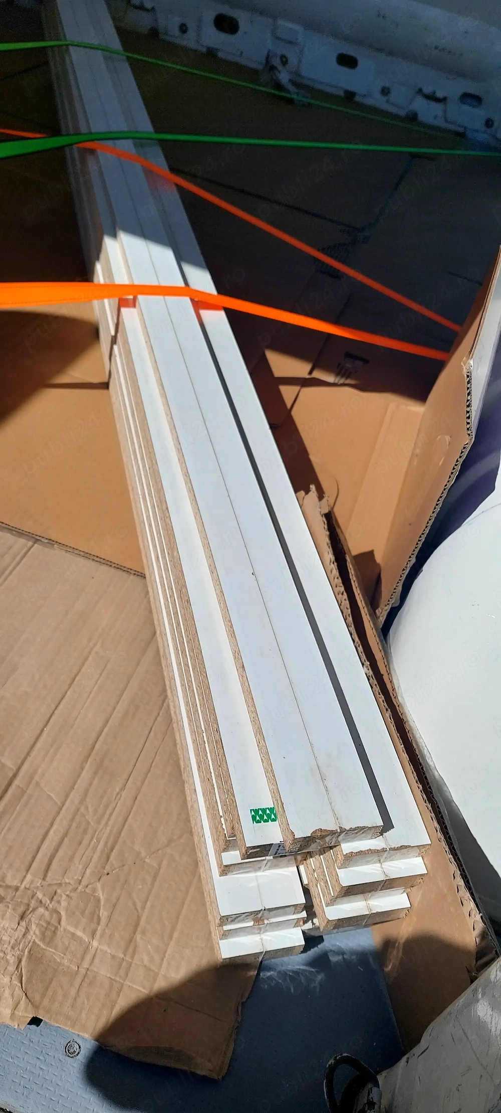 Transport cu dubita mica Vivaro scurt 2,4x1,7m podeaua ,canapele,marfa usoara,etc..!