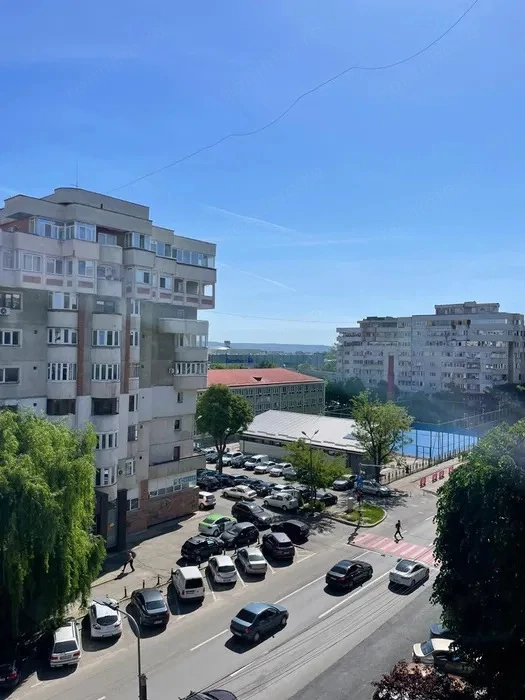 Vrei sa locuiesti la un apartament cu 3 camere langa Arges Mall?