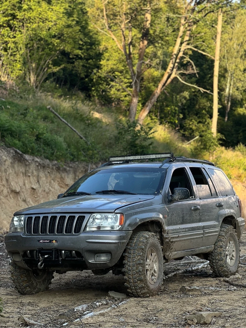 Vând Jeep 4.7 V8