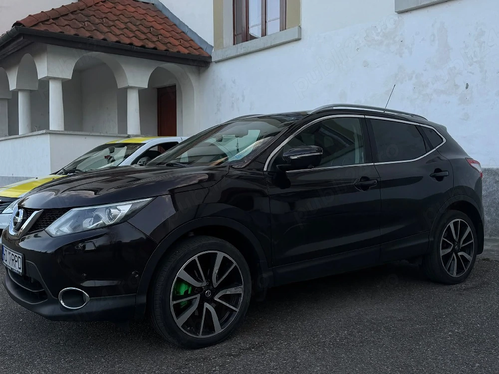 vând Nissan Qashqai 
