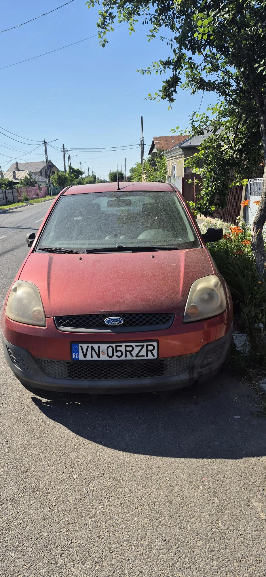 Vând Ford Fiesta an 2008 pe motorina în stare perfecta de funcționare.