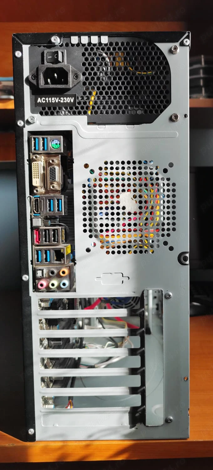  Calculator complet, unitate, monitor, tastatura