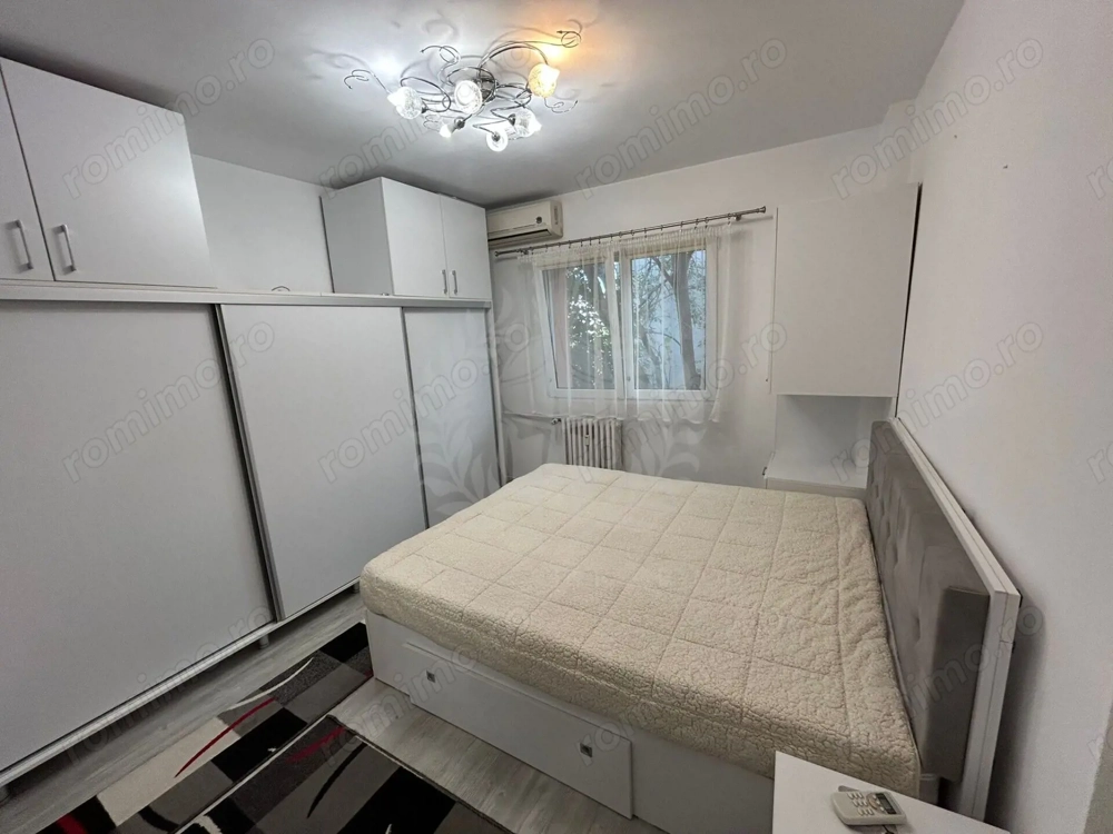 APARTAMENT 4 CAMERE //DECOMANDAT//MALU ROSU