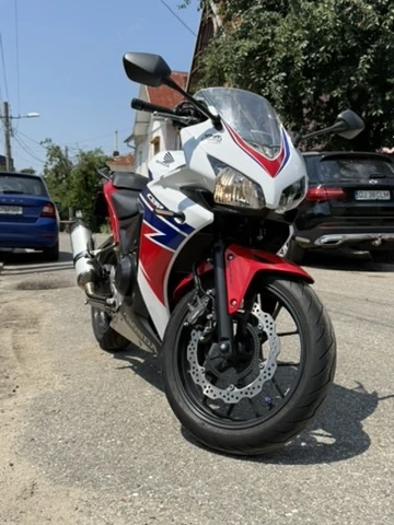 Vand Honda CBR 500RA