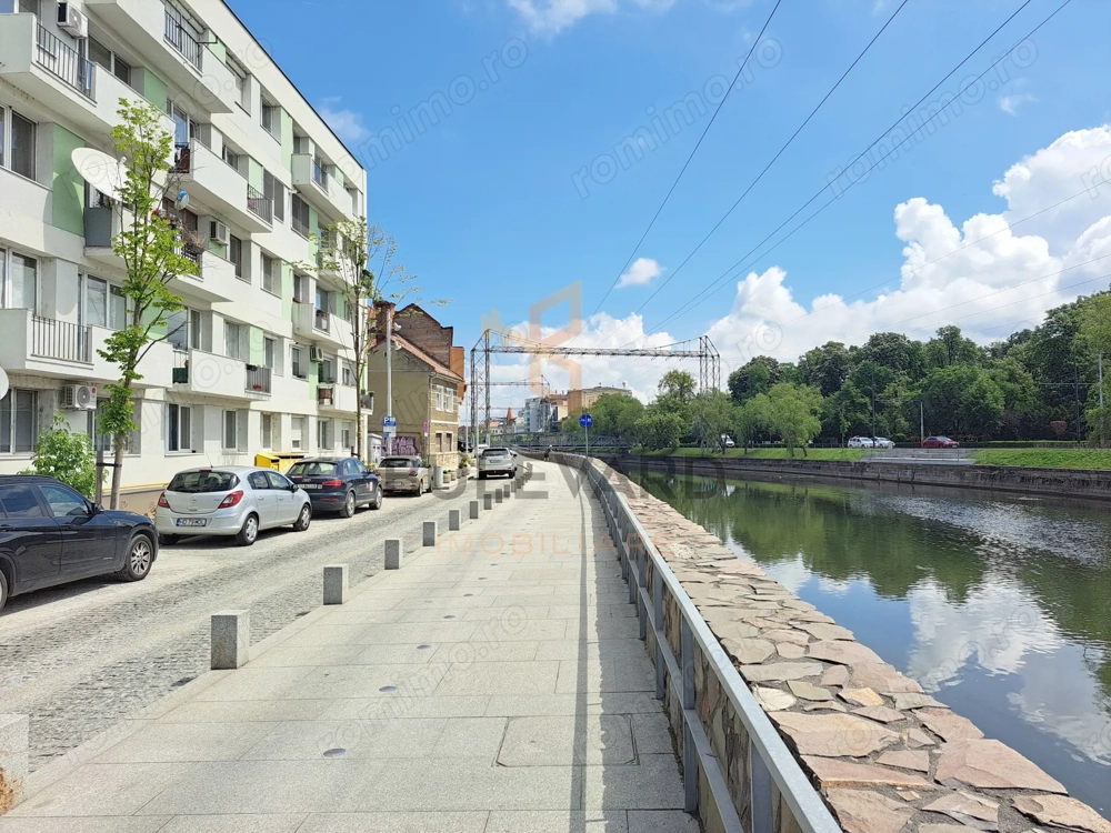 Apartament 2 camere in zona Parcului Central!