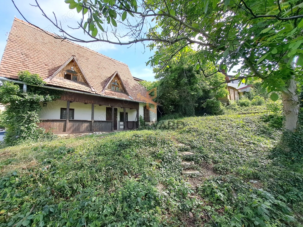 Casa individuala + teren 947 mp
