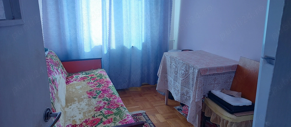 Vanzare apartament 3 camere
