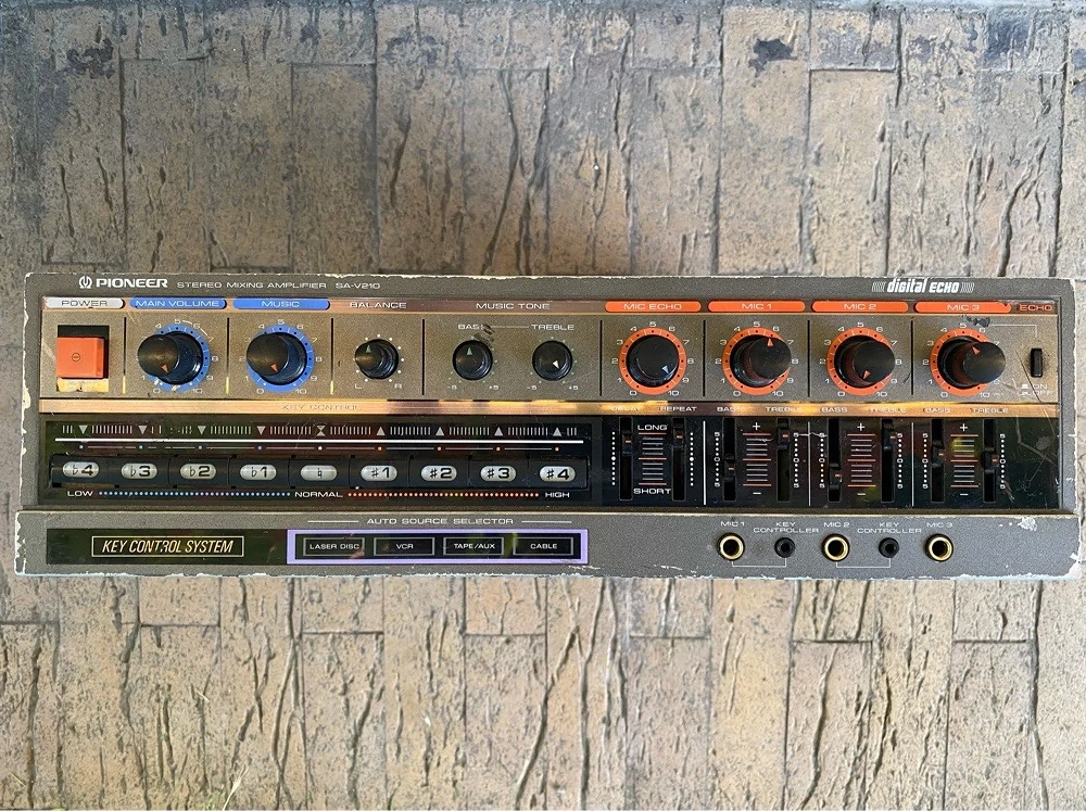 Pioneer SA-V210 Stereo Mixing Amplifier
