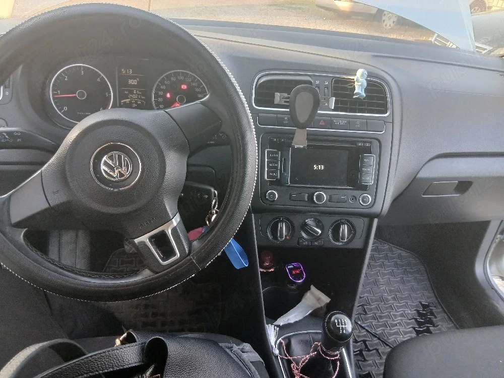 Vând Volkswagen Polo 