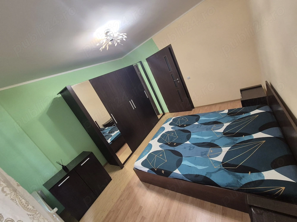 Închiriez apartament 3 camere Bermo Micălaca, garaj inclus