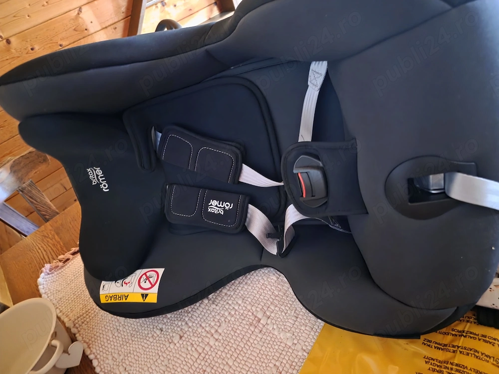 Vând scaun de mașină Britax Römer 
