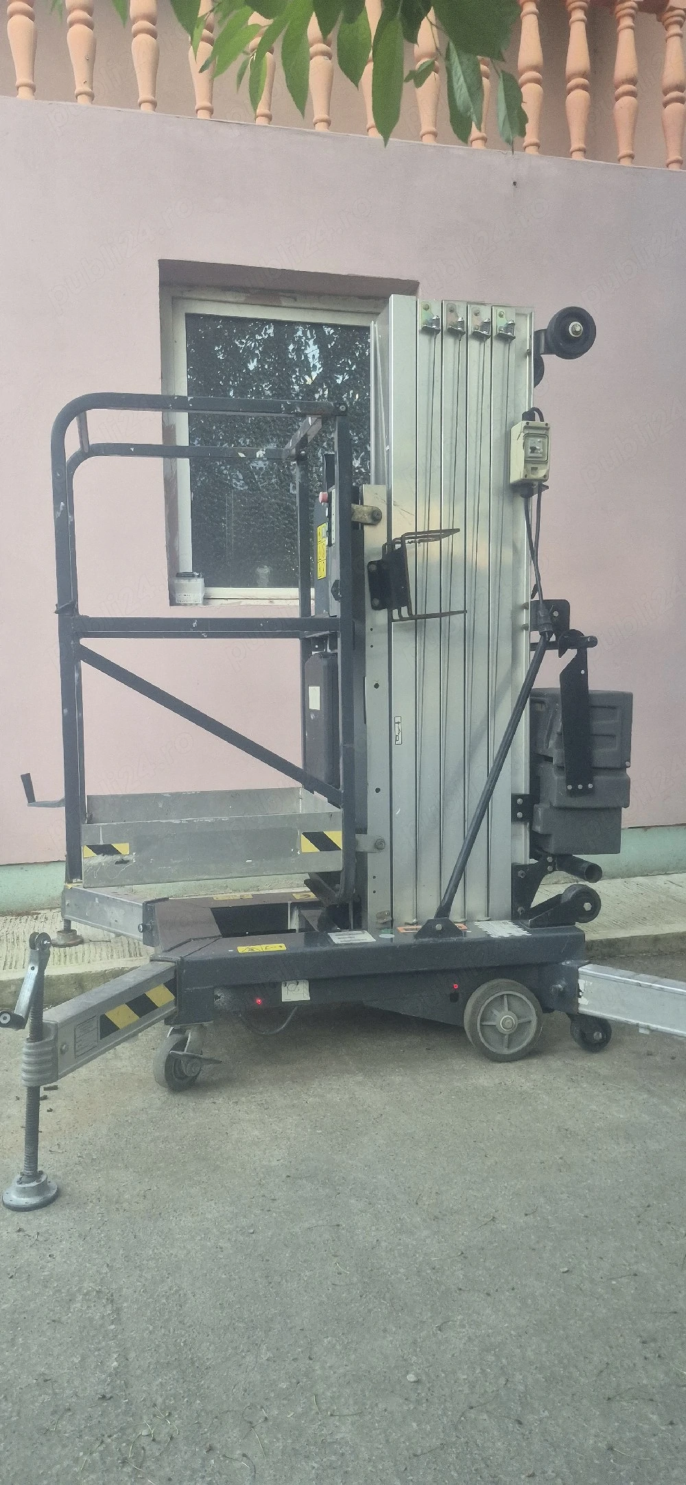 Inchiriez Nacela Electrica JLG Verticala inaltimea de lucru 9m