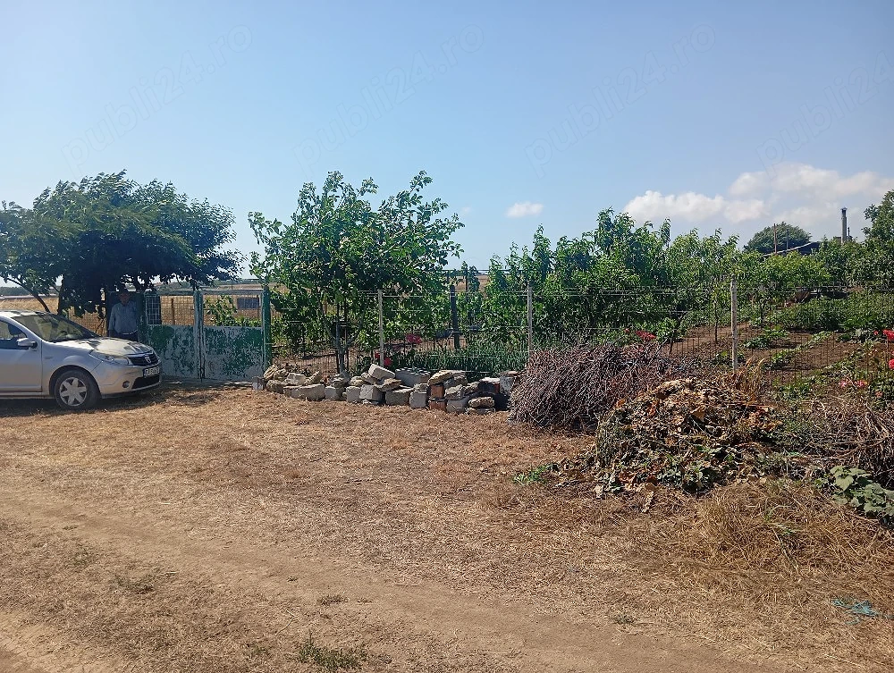 Se vinde proprietate de 5000m,costînd dintr o fermă de crescut animale.