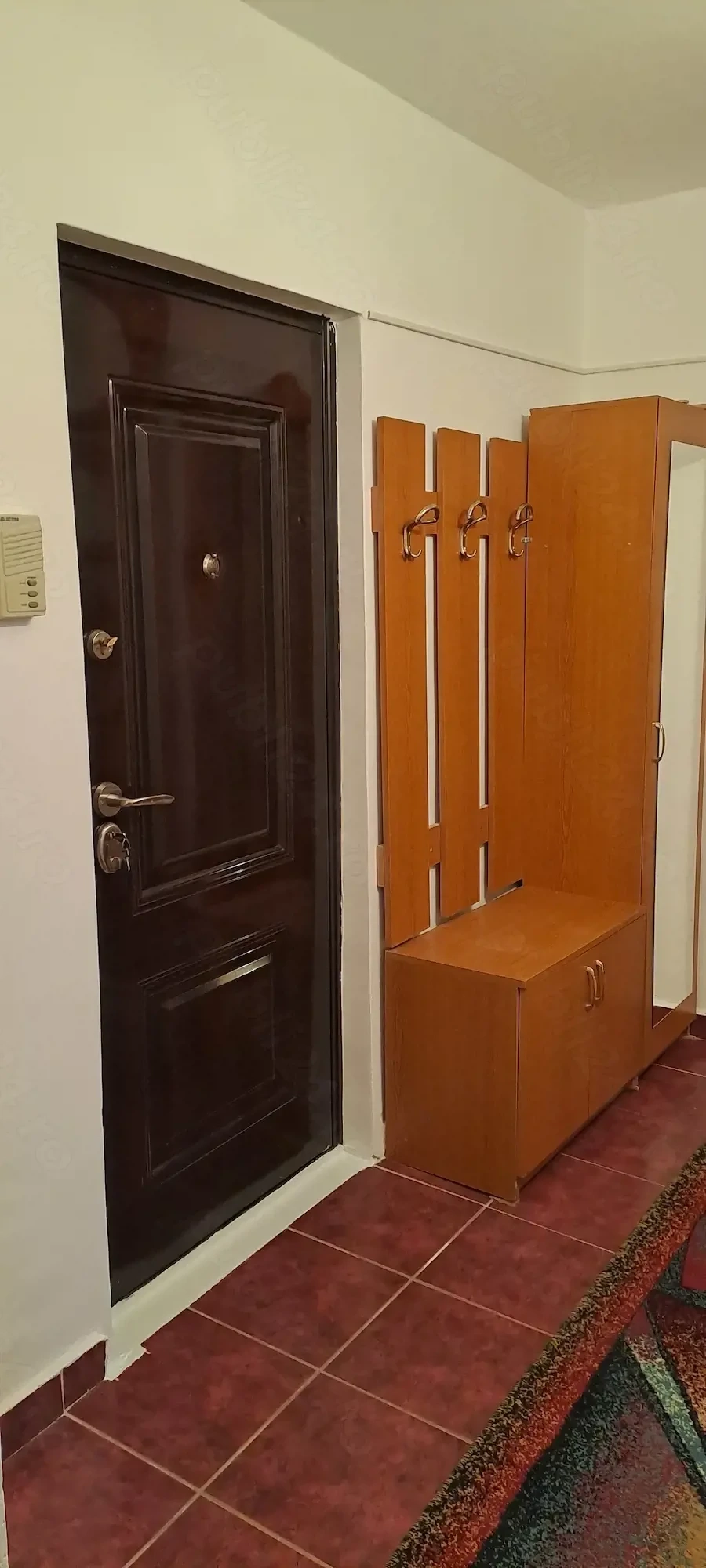 Închiriez apartament  Caransebeș  