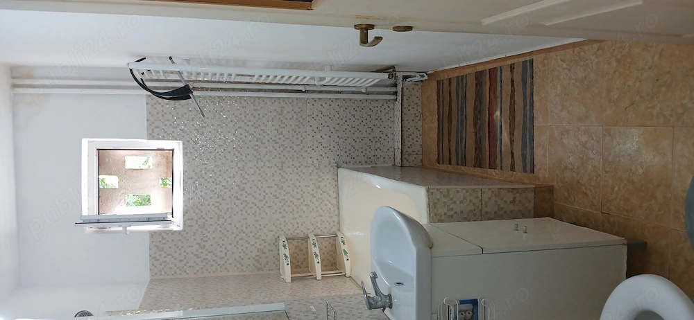 Închiriez apartament 