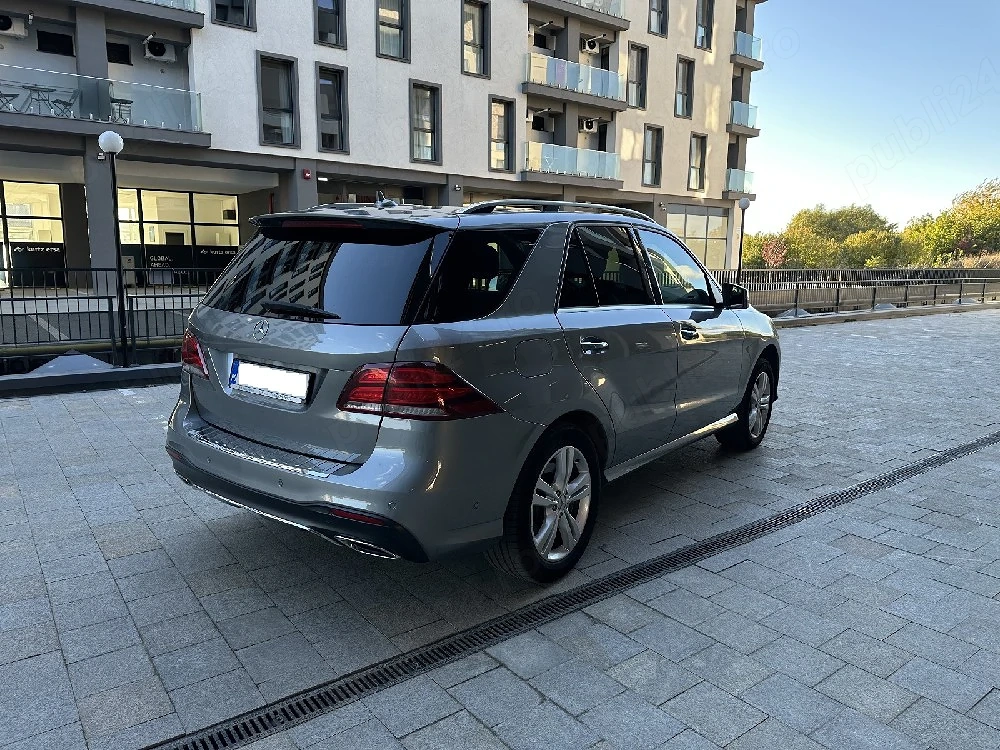 Vând Mercedes g l e an 2016 