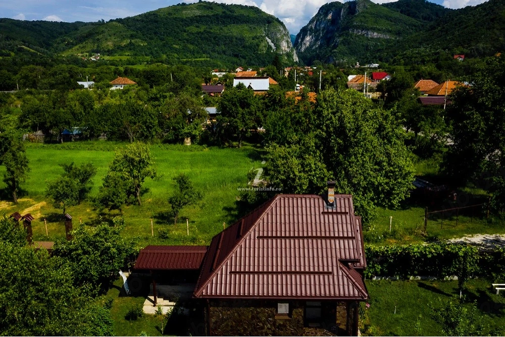Vand teren intravilan-Polovragi