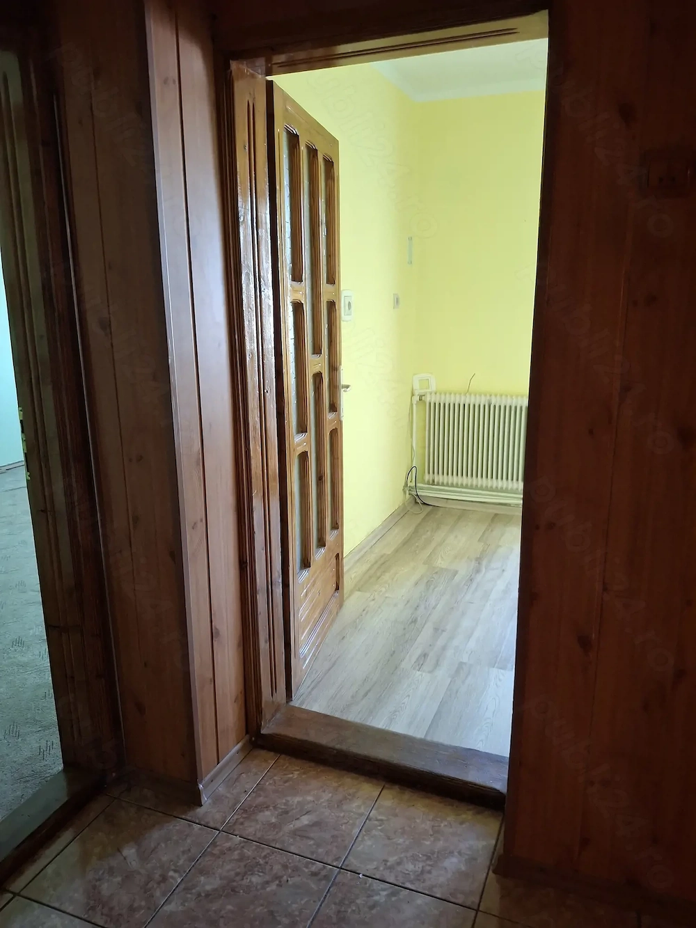 Vand apartament  2 camere decomandat