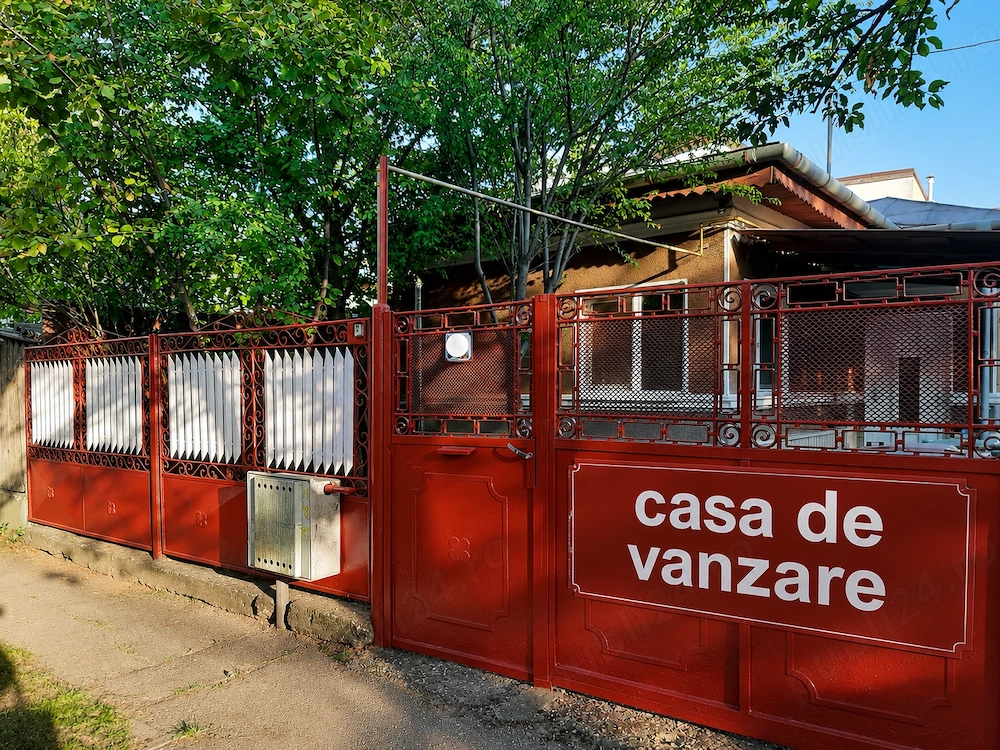 Casa de vanzare plus teren 211 mp, Damaroaia zona de Nord 