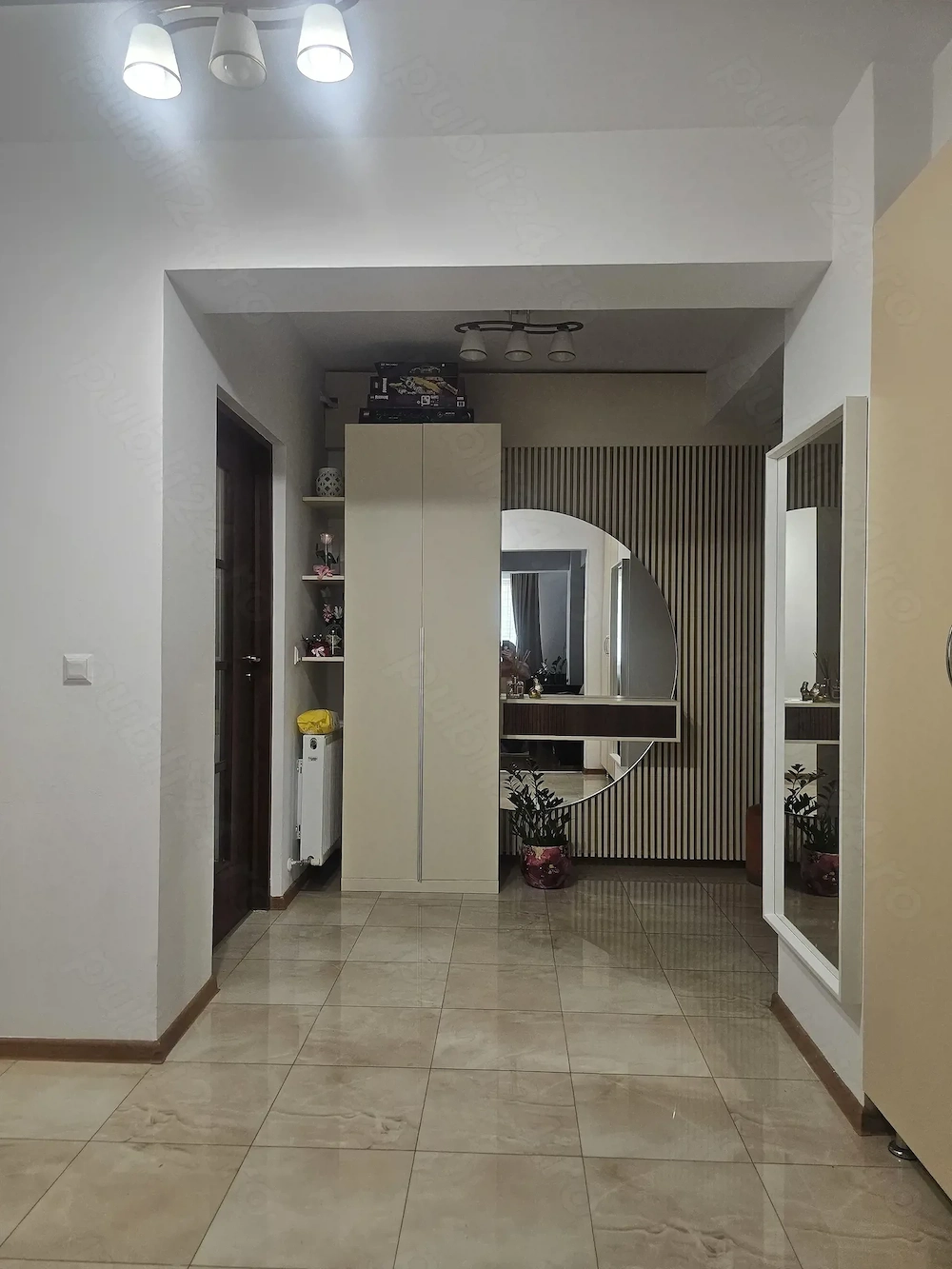 Inchiriez apartament 2 camere 