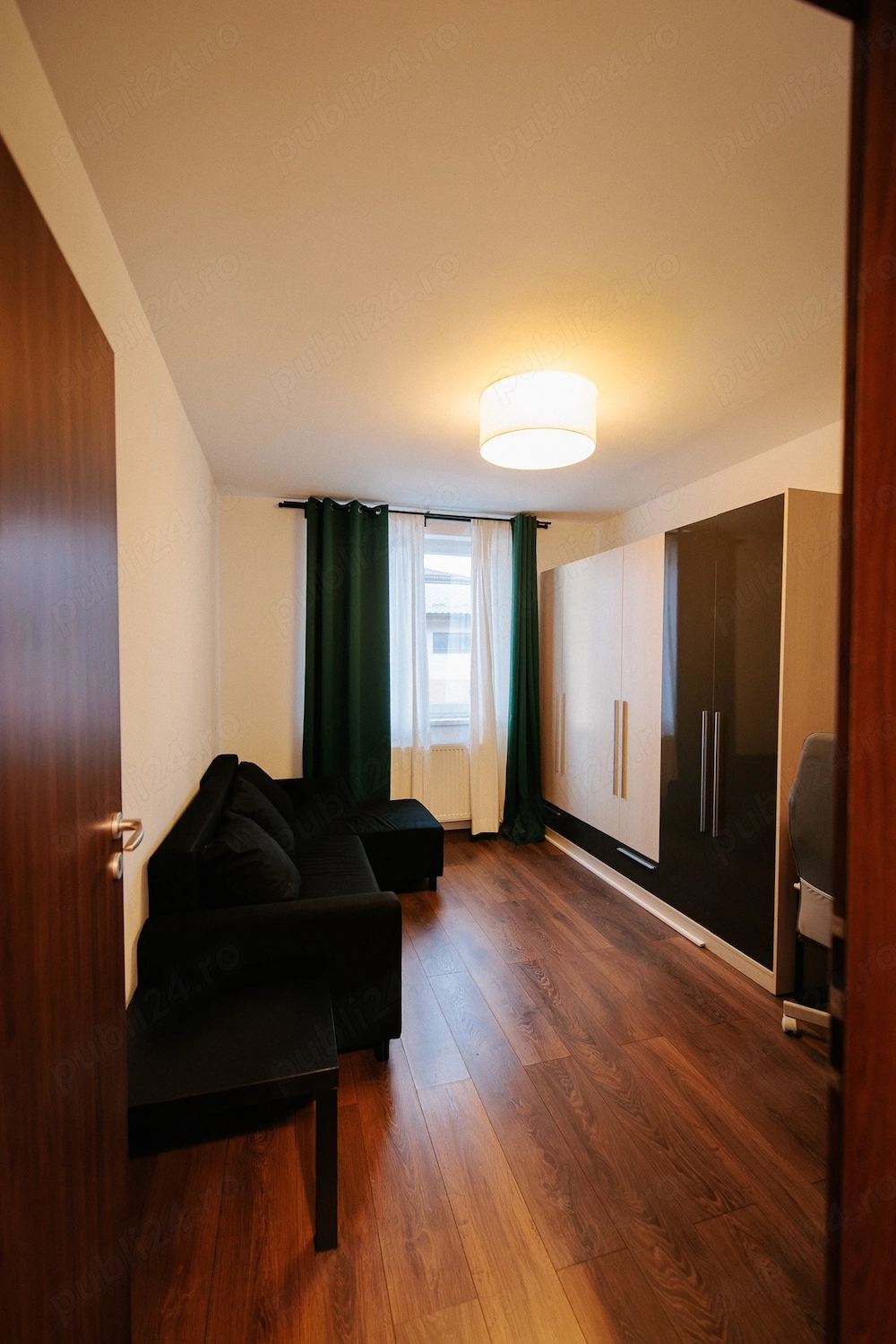 Proprietar - Inchiriez apartament cu 3 camere  - Giroc - langa Eso