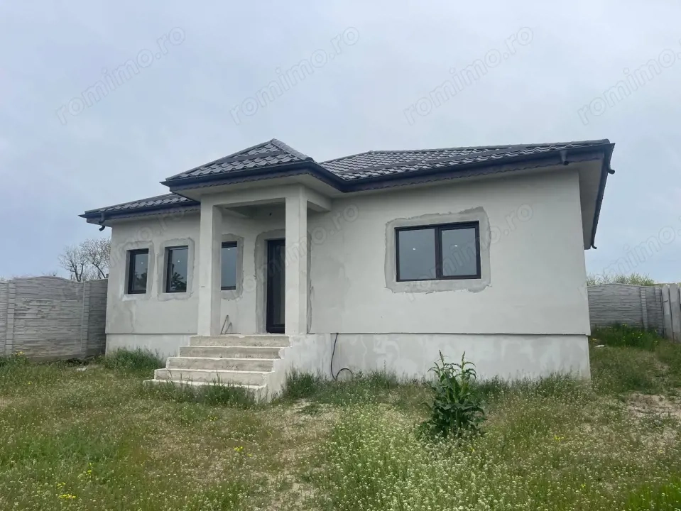 Casa parter, 129 m utili, 450 mp, zona Malu Mare