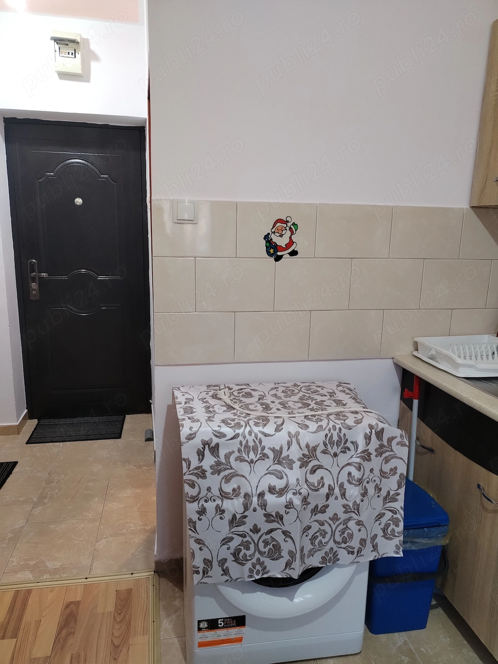 Ofer garsoniera mobilata,zona foarte buna,unei doamne singure pe termen de cel puțin un an