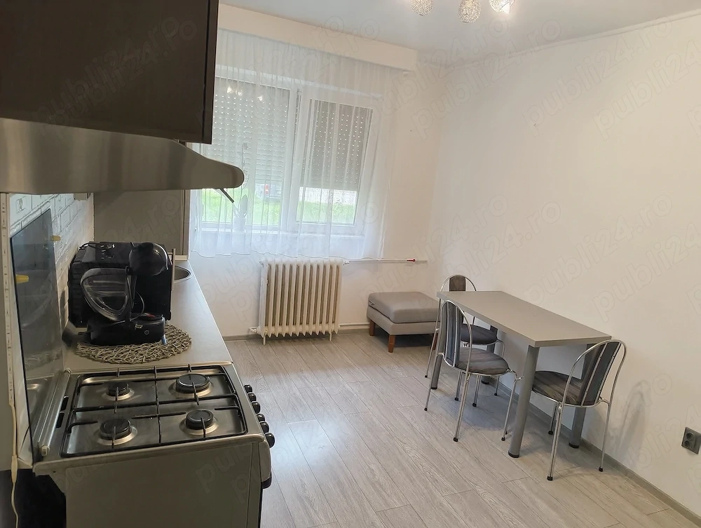 Inchiriez apartament 2 camere.