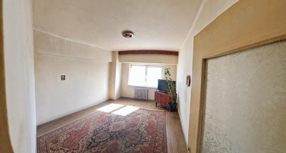 vand apartament 4 camere