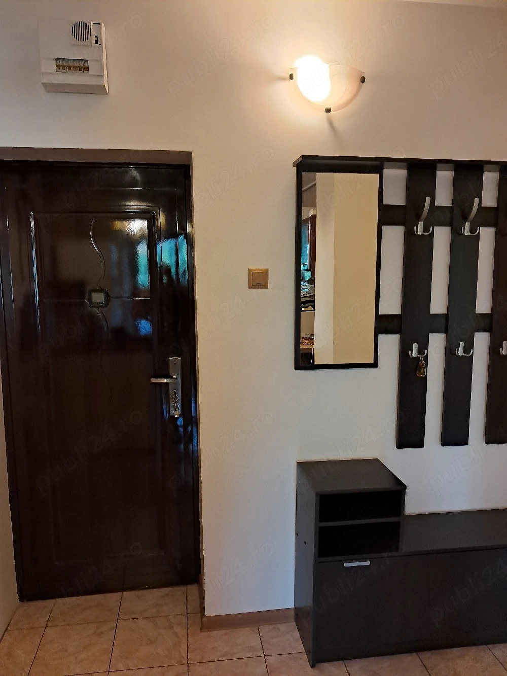 vând urgent apartament cu 2 camere 