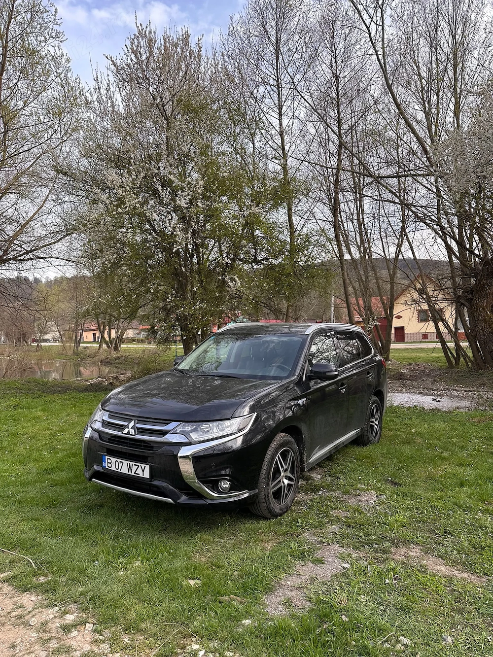Mitsubishi Outlander PHEV 2016