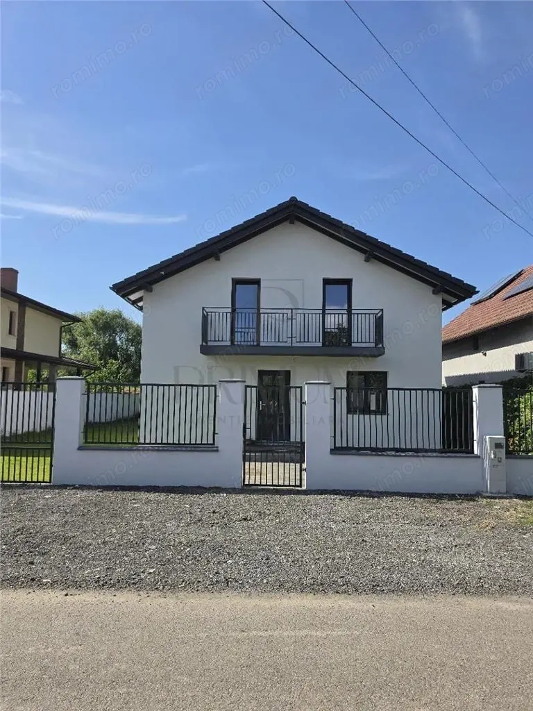 Sanmihaiul Roman - 4 camere- toate utilitatile- strada asfaltata