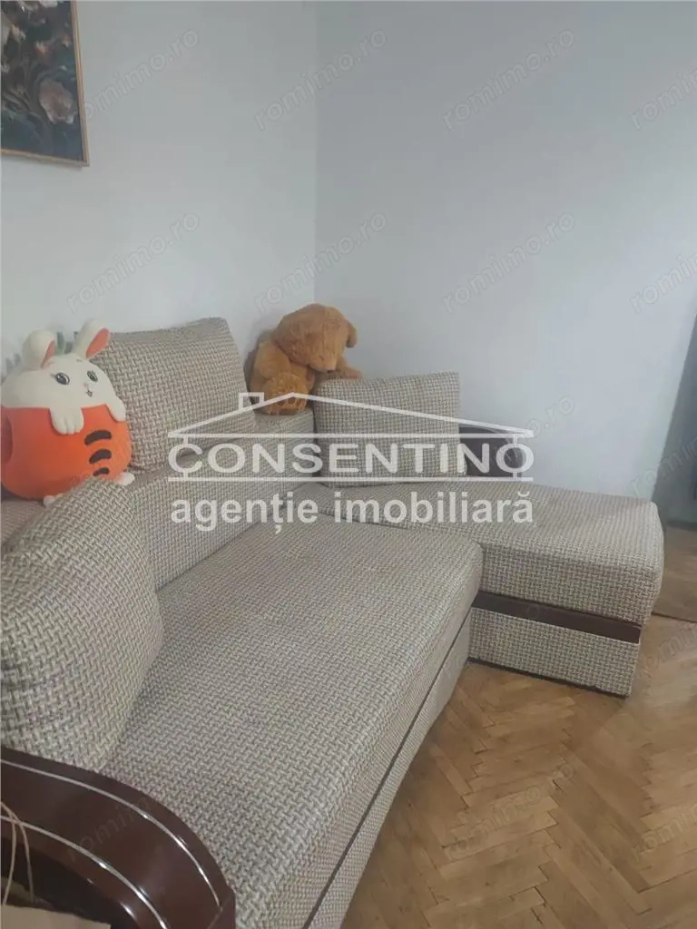 Se vinde apartament cu 3 camere  , etaj 2, Micro V