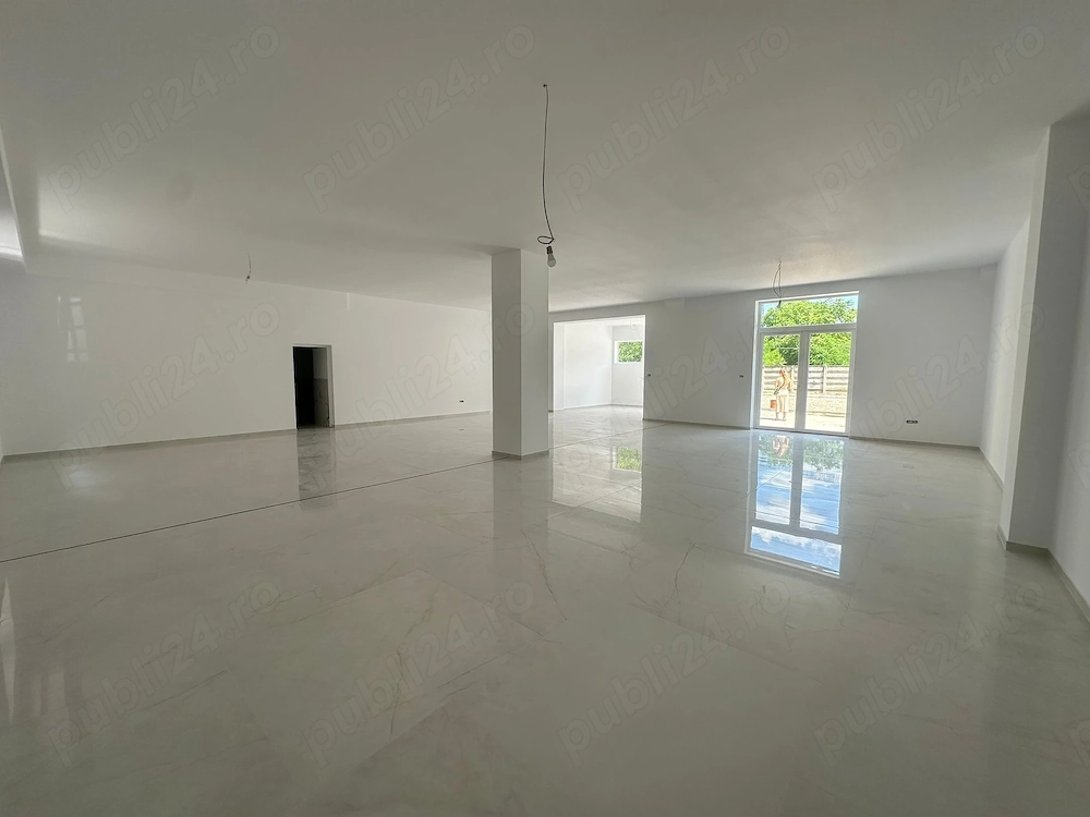 Proprietar, inchiriez 162,09 mp parter, lux, parcare inclusa. C. Aradului