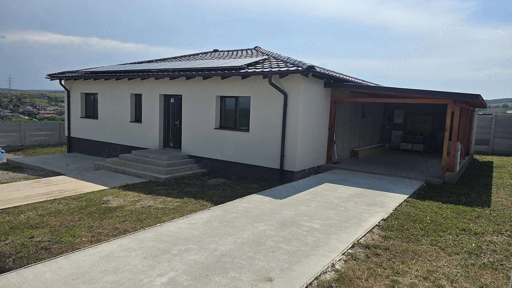Vand casa noua pe un singur nivel in Deva, zona Zavoi, drum privat