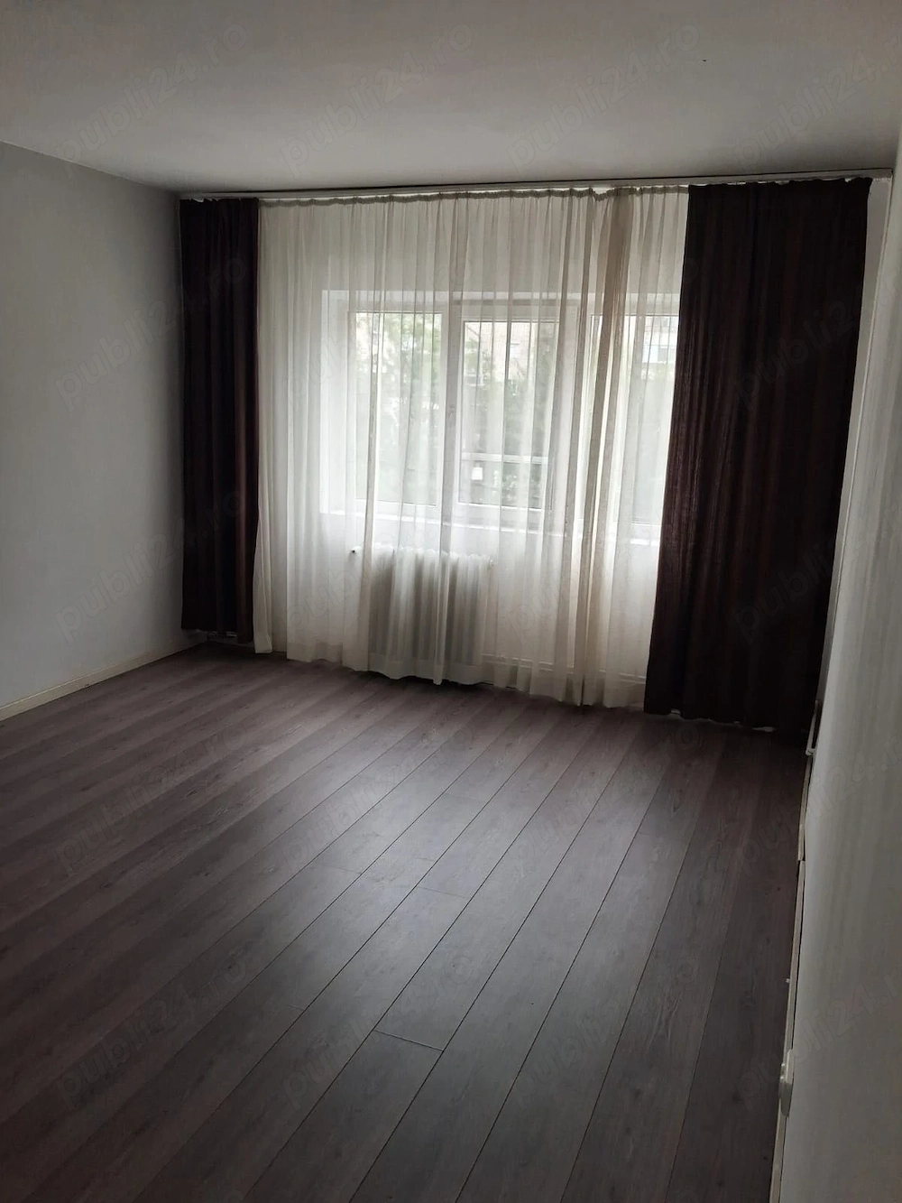 Apartament cu 3 camere, et 2, zona Printul Turcesc