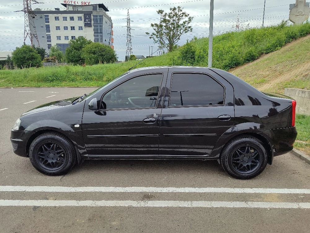 Dacia Logan 1.2 16 V, gpl, ediție limitată "Black linie"