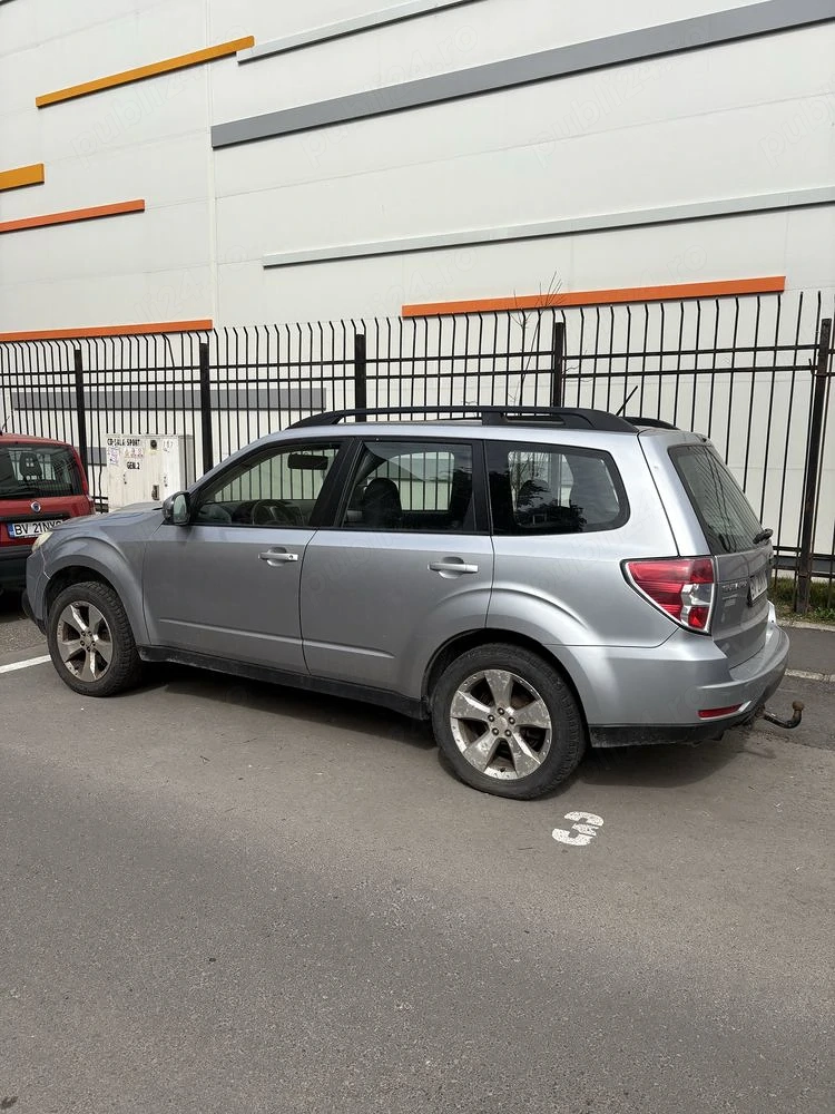 Vând Subaru Forester