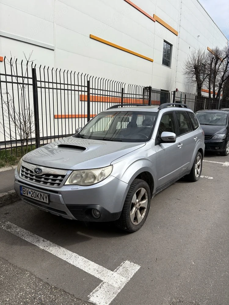 Vând Subaru Forester