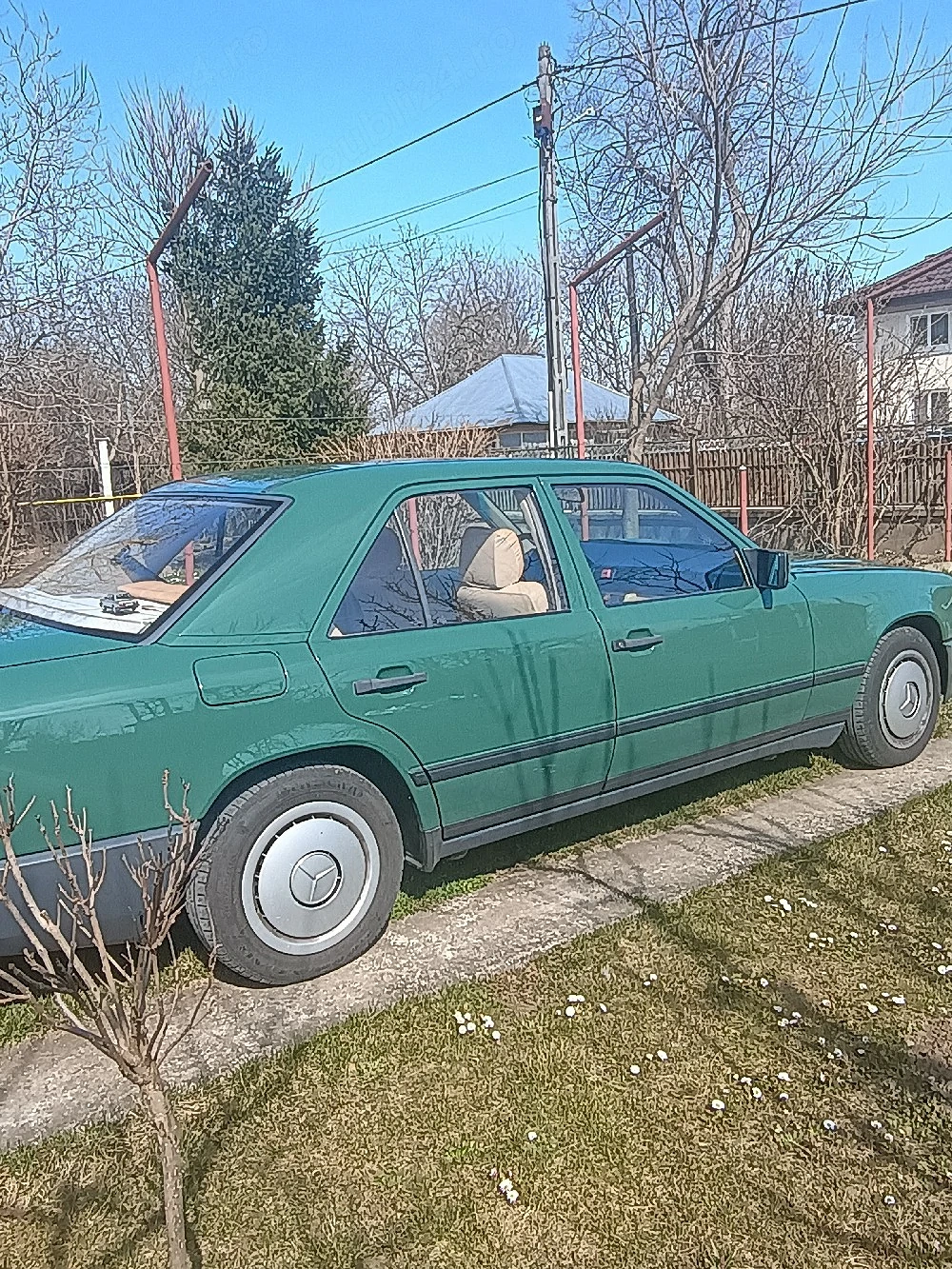 vând mașina de epoca 