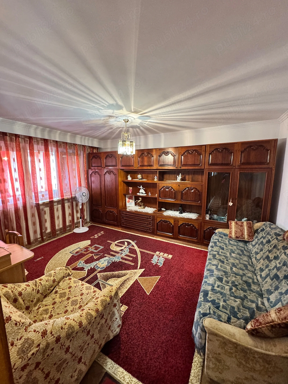Inchiriez apartament Zavoi!